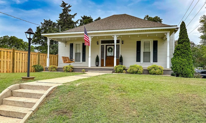 Northport House | Charming Retreat just 3 miles from the University Of Alabama