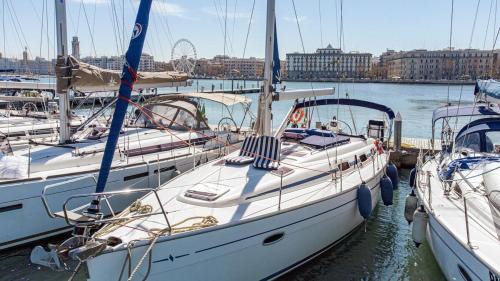 Bari City Centre Boat Rental | Charming sailing boat - Le dimore di Ines