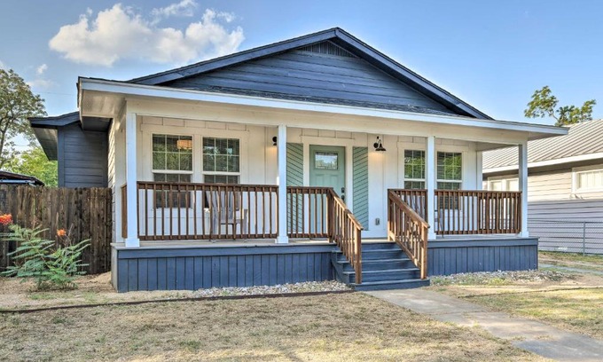 Highland Park House | Charming San Antonio Home about 4 Mi to Downtown