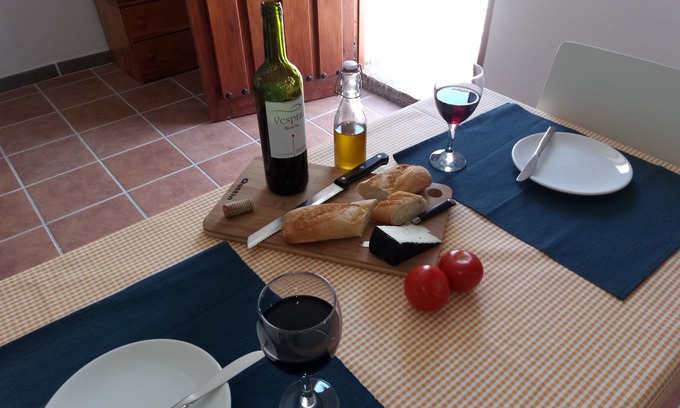 Moclin Apartment | Charming self contained apartment 58m square in the center of Moclin