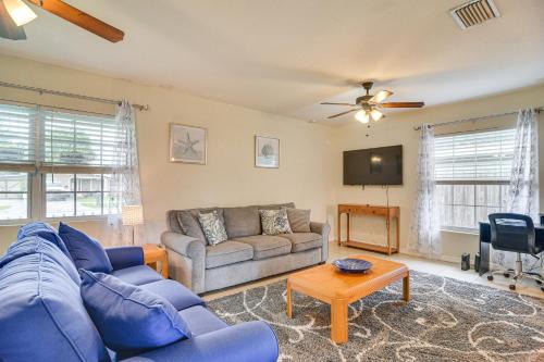 Seminole House | Charming Seminole Home with Patio 6 Mi to Beaches!