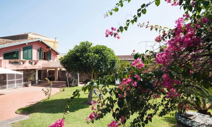Acireale Villa | Charming Sicilian Villa With Park Between Etna & Taormina Near The Sea.Free wifi
