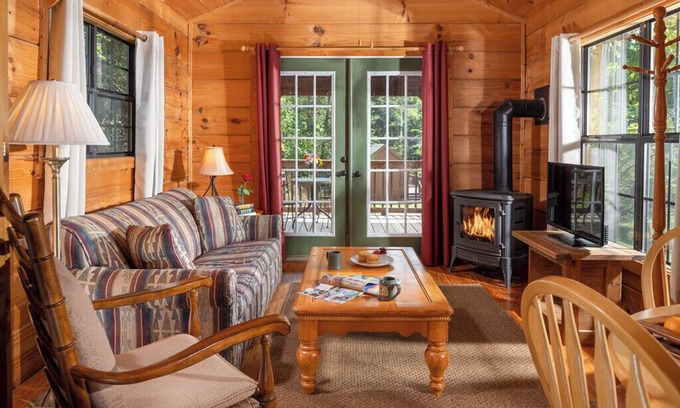 Candler Cabin | Charming Smokey Mountain Cabin at Engadine with Blue Ridge Vistas!