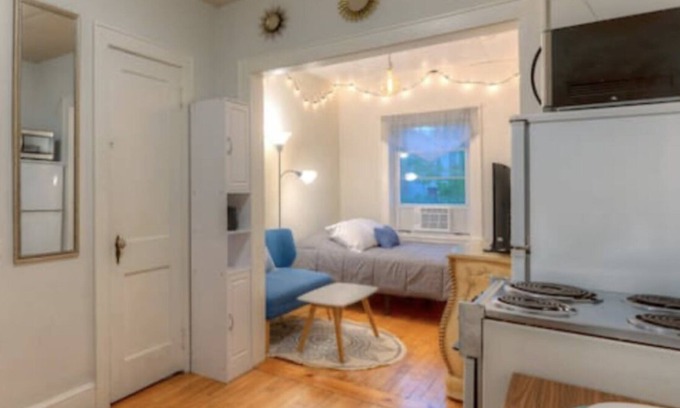 Beacon Apartment | Charming Studio | Above Main Street | Free Parking