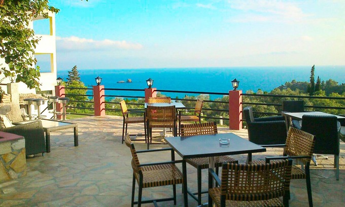 Parelia Apartment | Charming Studio Apartments with Swimming Pool near Pelekas Beach