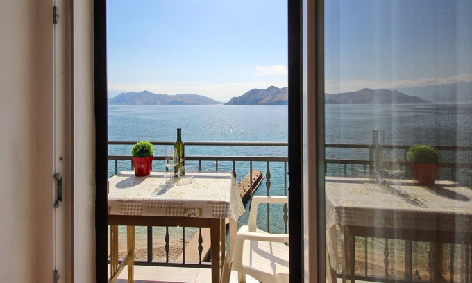 Baska Apartment | Charming studio for 2 persons with balcony and sea view Mihovil