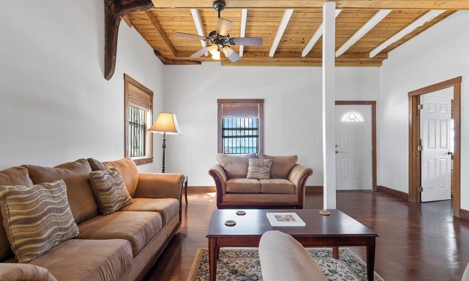 Cockburn Town Cottage | Charming Sunnyside Cottage with Sunset views from the veranda!