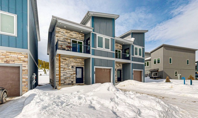 Tabernash House | Charming townhouse with mountain views, gas fireplace, and dog friendly