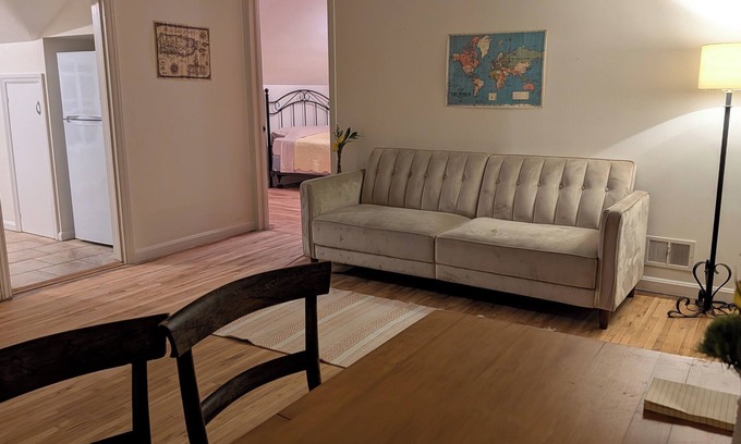 Athens Apartment | Charming upstairs apartment in Athens, OH