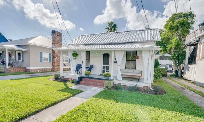 St. Augustine House | Charming Uptown Bungalow by RPG