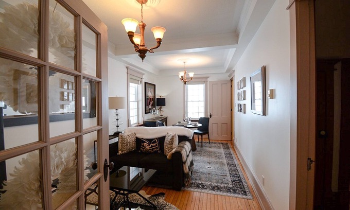 Bathurst House | Charming Victorian House