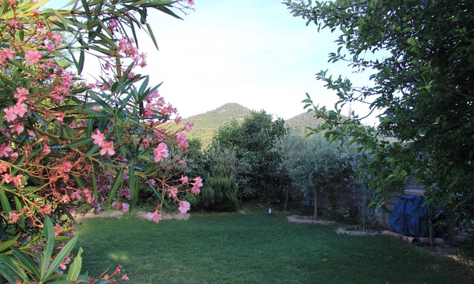 Seguret House | Charming Villa In Provence With Private Garden