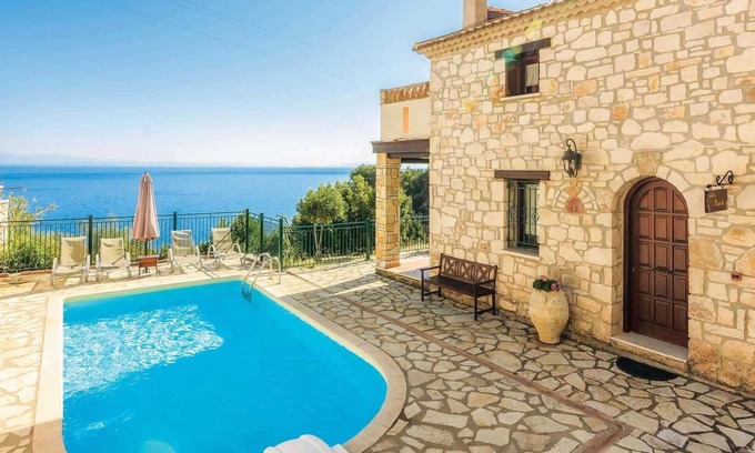 Xirokastello Villa | Charming villa perfect for couples, sea veiws