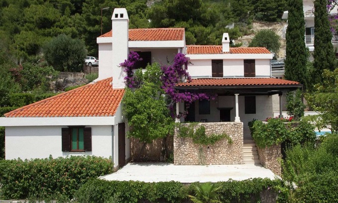 Baska Voda Villa | Charming Villa with Private Swimming Pool in Dalmatia