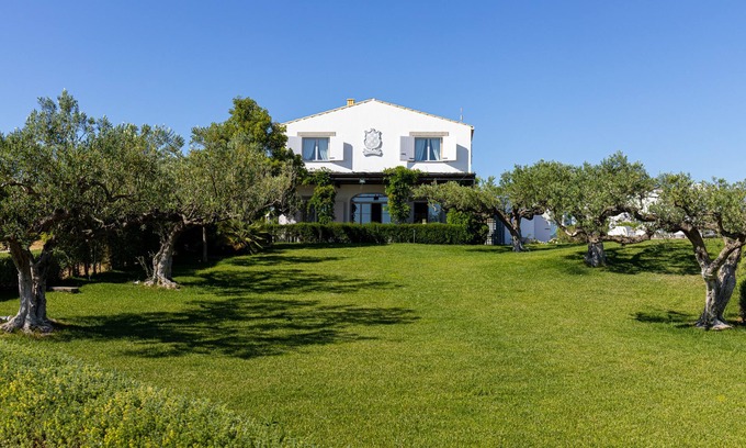 Menfi Villa | Charming Villa with pool