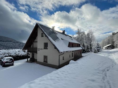 Kubova Hut House | Chata Boubín