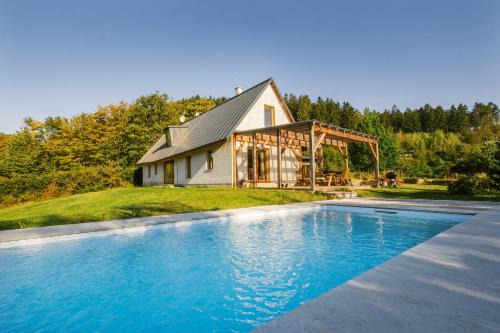 Nova Paka Ski Chalet | Chata Eva