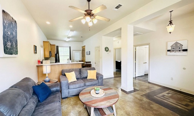 Pine Grove Apartment | Chateau 11, spacious townhouse in Tickfaw, LA