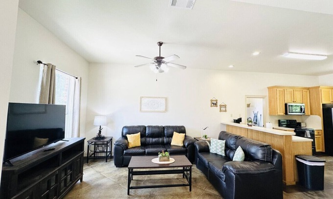 Pine Grove Apartment | Chateau 13, spacious townhouse in Tickfaw, LA