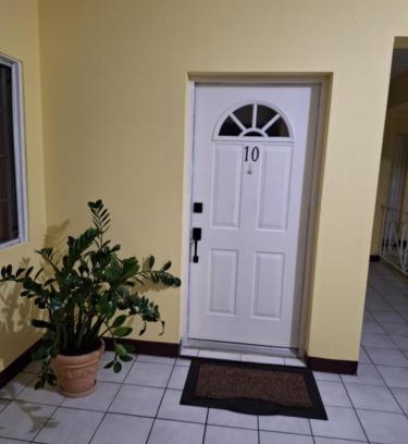 Saint Andrew Apartment | Chateau Central at Sunbury Apts