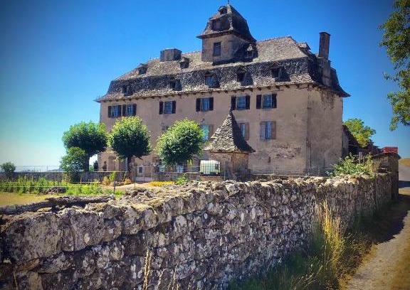 Senezergues Bed & Breakfast | Chateau de Cours