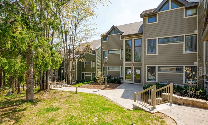 The Blue Mountains Apartment | Chateau Ridge Chalets