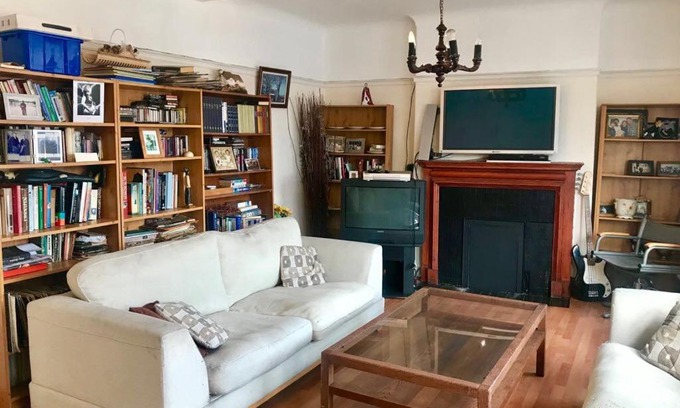 Edgware Apartment | Cheap basic, no frills flat. Sleeps 6, suitable for construction workers?