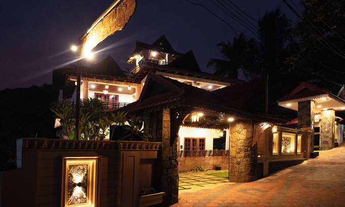 Varkala Resort | Chechus Beach Walk