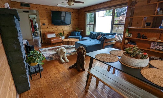 Coconino Estates House | Cheerful Master Suite w/ Private Entrance