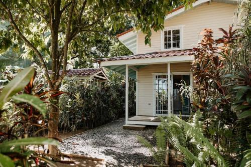Big Creek Apartment | CherryTree Bungalow of Villa Paraiso/Beachfront