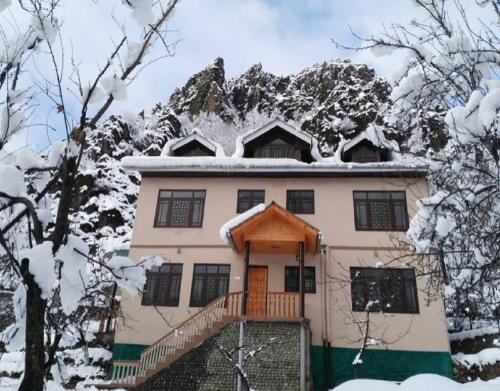 Srinagar House | Cherrytree Resort