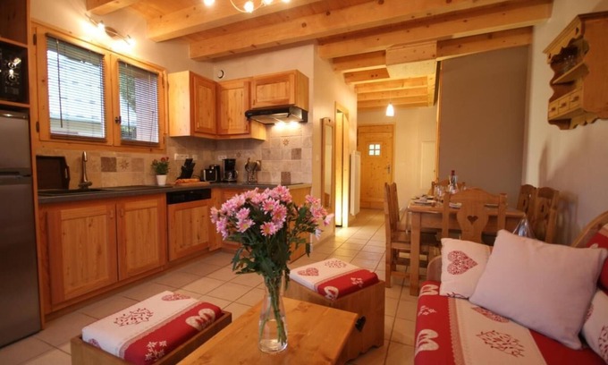 Albiez-Montrond House | Chez Charles - Albiez Montrond