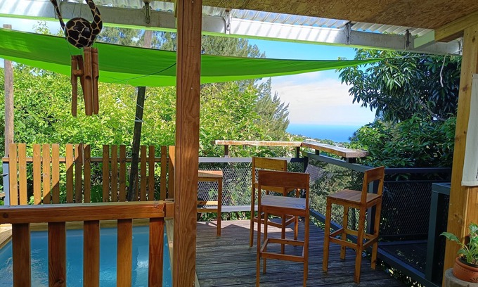 Sainte-Clotilde Villa | Chez HIL R unusual accommodation 20 minutes from the airport, a complete change of scenery