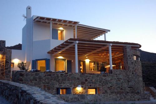 Serifos Villa | Chez Semiramis Aegean Pearl House for 8 persons 5'min from the beach
