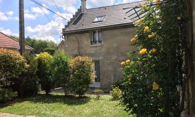 Cuise-la-Motte Apartment | chez tatie yvette