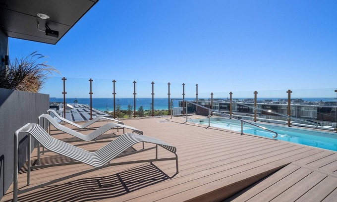 North Fremantle Apartment | Chic 1-Bed Escape in Fremantle with Parking