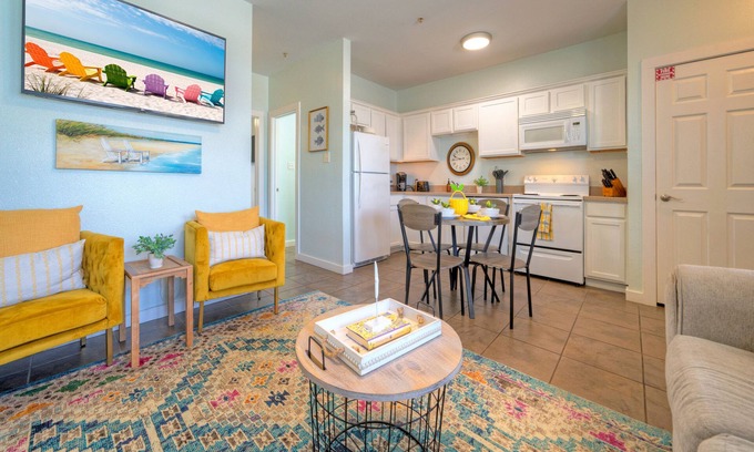 Port Aransas Condo | Chic 1BR Beach Condo | Pool Access + Pet Friendly