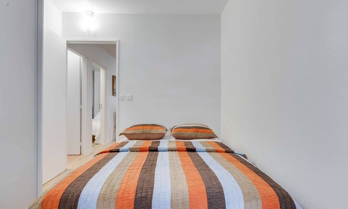 Saint-Germain-en-Laye Apartment | Chic and spacious apart with parking