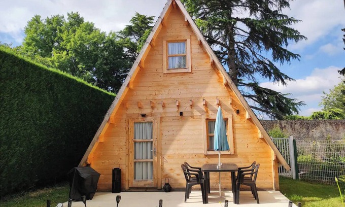 Lamarque-Pontacq Cabin | Chic, cozy 35m² tepee with swimming pool in Pontacq near Lourdes.
