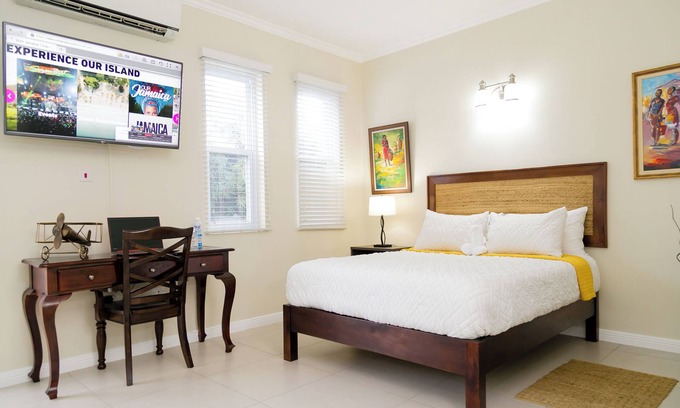 Saint Andrew Apartment | Chic Haven Studio in kingston