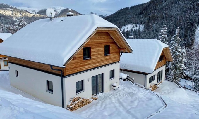 Bad Kleinkirchheim Ski Chalet | Chic mountain chalet with sauna near the slopes