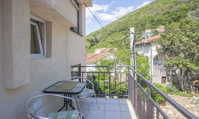 Lepetane Apartment | Chic Studio Flat with Balcony near Beach in Tivat