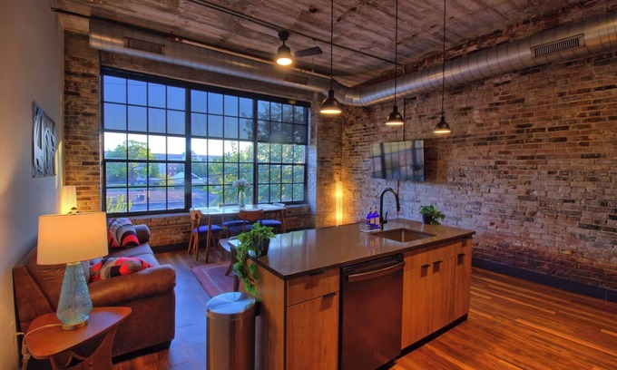 Midtown Hotel | Chic Ultramodern Loft Suite w/Designer Features