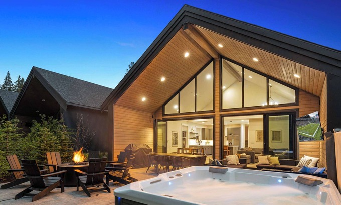 Roslyn House | Chill, Grill & Soak | Forest Hot Tub, Firepit, BBQ