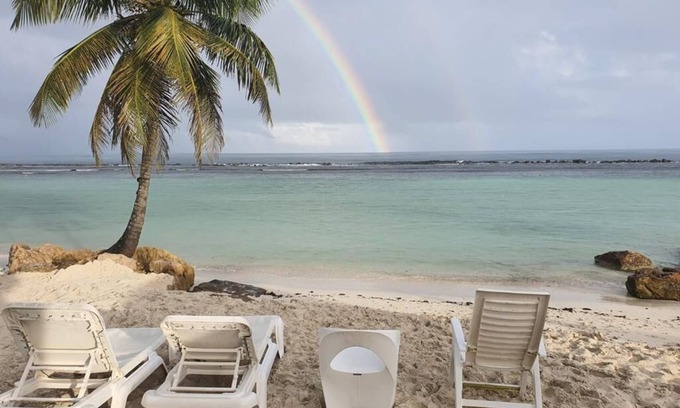 Colon Apartment | Chill in Style in Maria Chiquita– 3BR Apartment with Private Beach and Pool