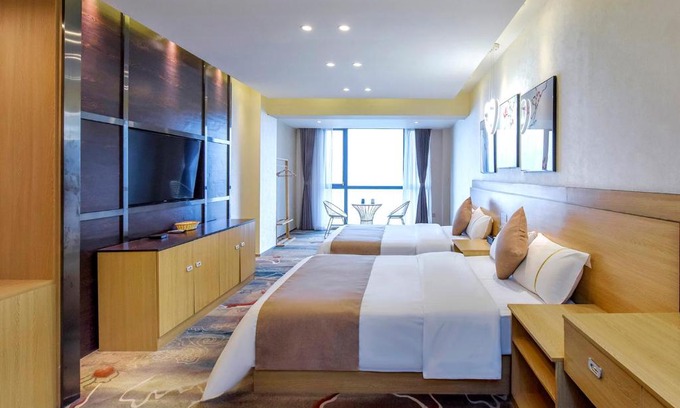 Jeifangbei Central Business District House | Chongqing Ouranjian Lake View Guesthouse