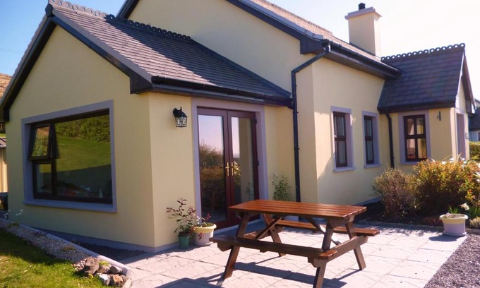 Ballyheigue House | Chuain Mhaire, Glenderry