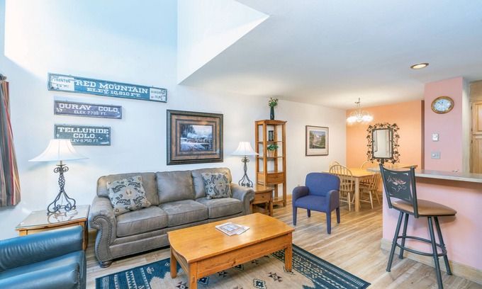 Telluride House | Cimarron Lodge 27 by AvantStay | Ski-In/Ski-Out Property w/Two Hot Tubs!
