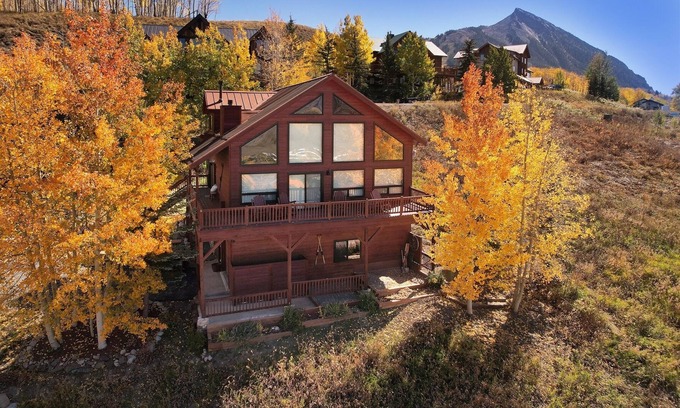 Crested Butte House | Cinnamon Mtn. Chalet/Incredible Views, Hot Tub, Heated Garage, Fireplace!