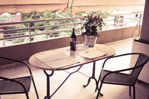 Papagou-Holargos Apartment | City Break Nearby Metro And Bus Express Airport